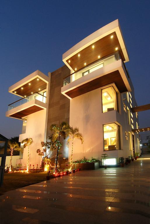 White Lotus Hotel Gurgaon Ngoại thất bức ảnh